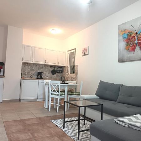 Lara - Apartment Near The Beach Vrbnik Luaran gambar