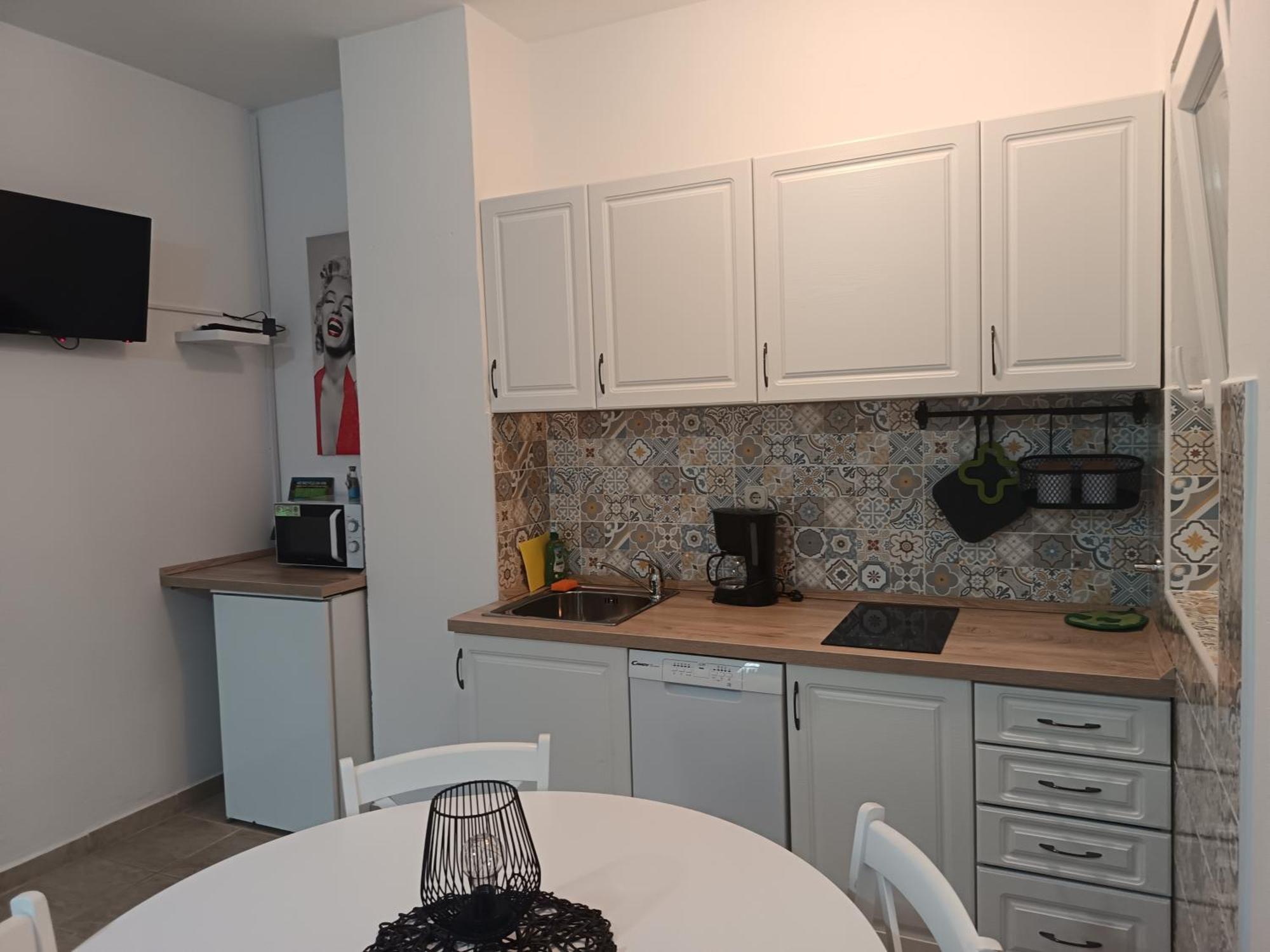 Lara - Apartment Near The Beach Vrbnik Luaran gambar