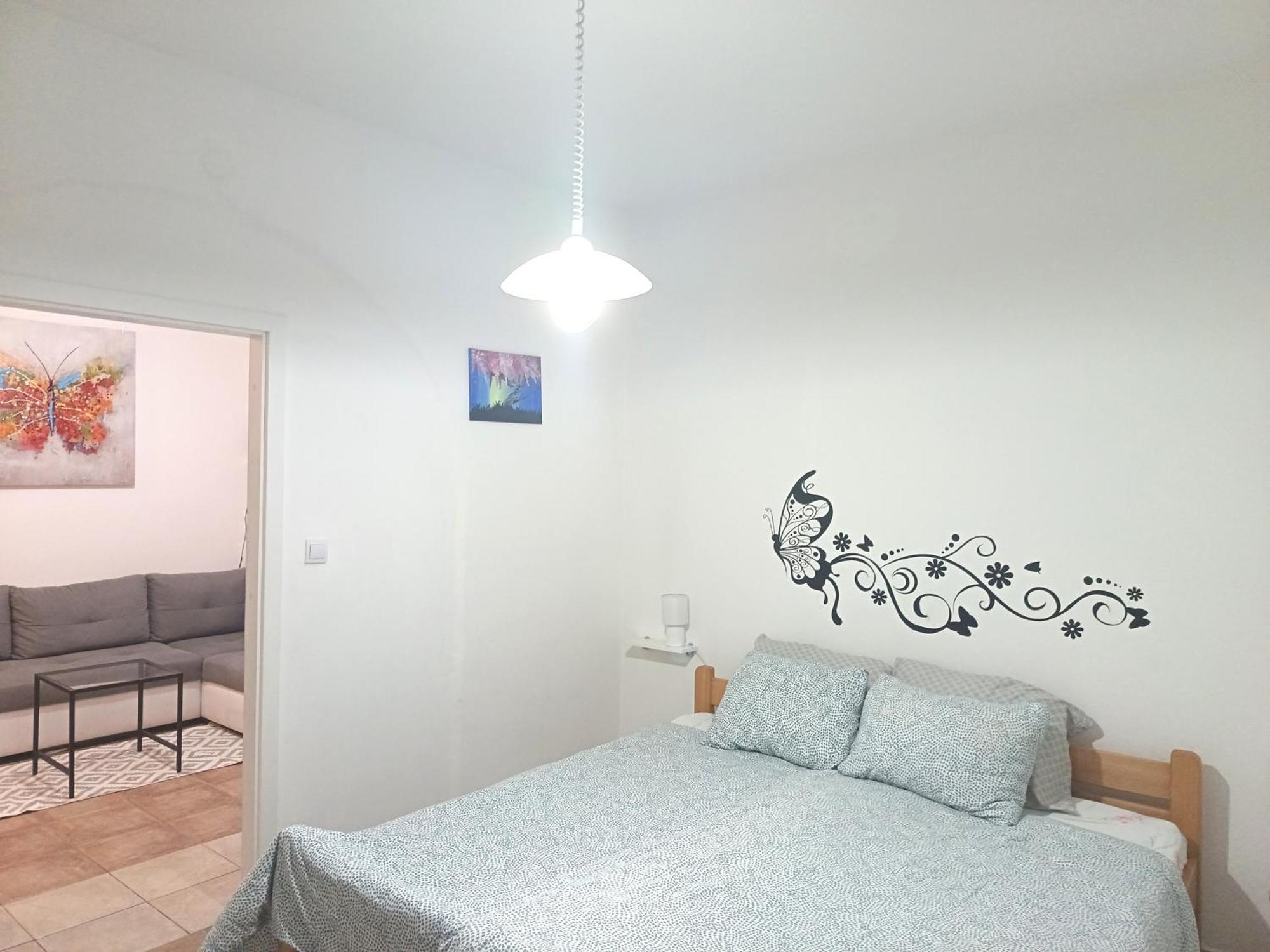 Lara - Apartment Near The Beach Vrbnik Luaran gambar